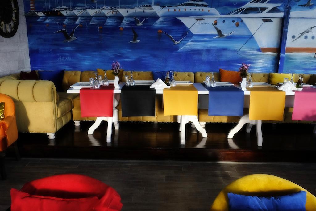 Alp Otel Restaurant Küçükkuyu Kültér fotó